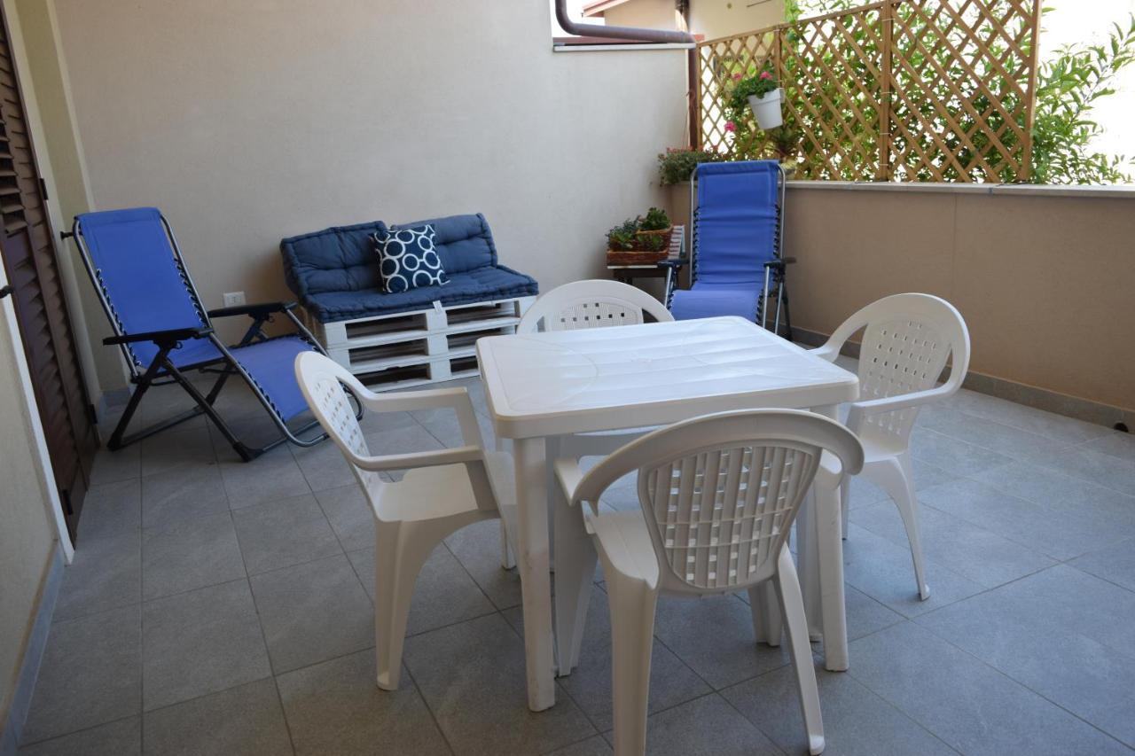 Casa Vacanze Lombardo Santa Teresa Di Riva Eksteriør billede
