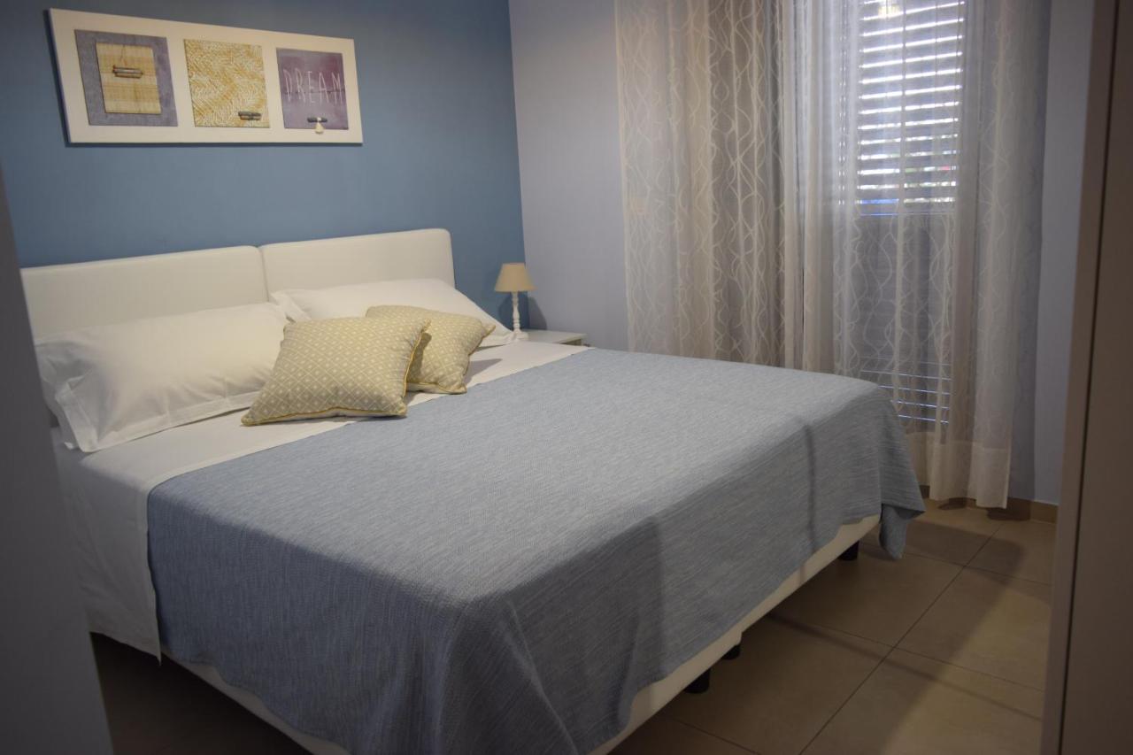 Casa Vacanze Lombardo Santa Teresa Di Riva Eksteriør billede