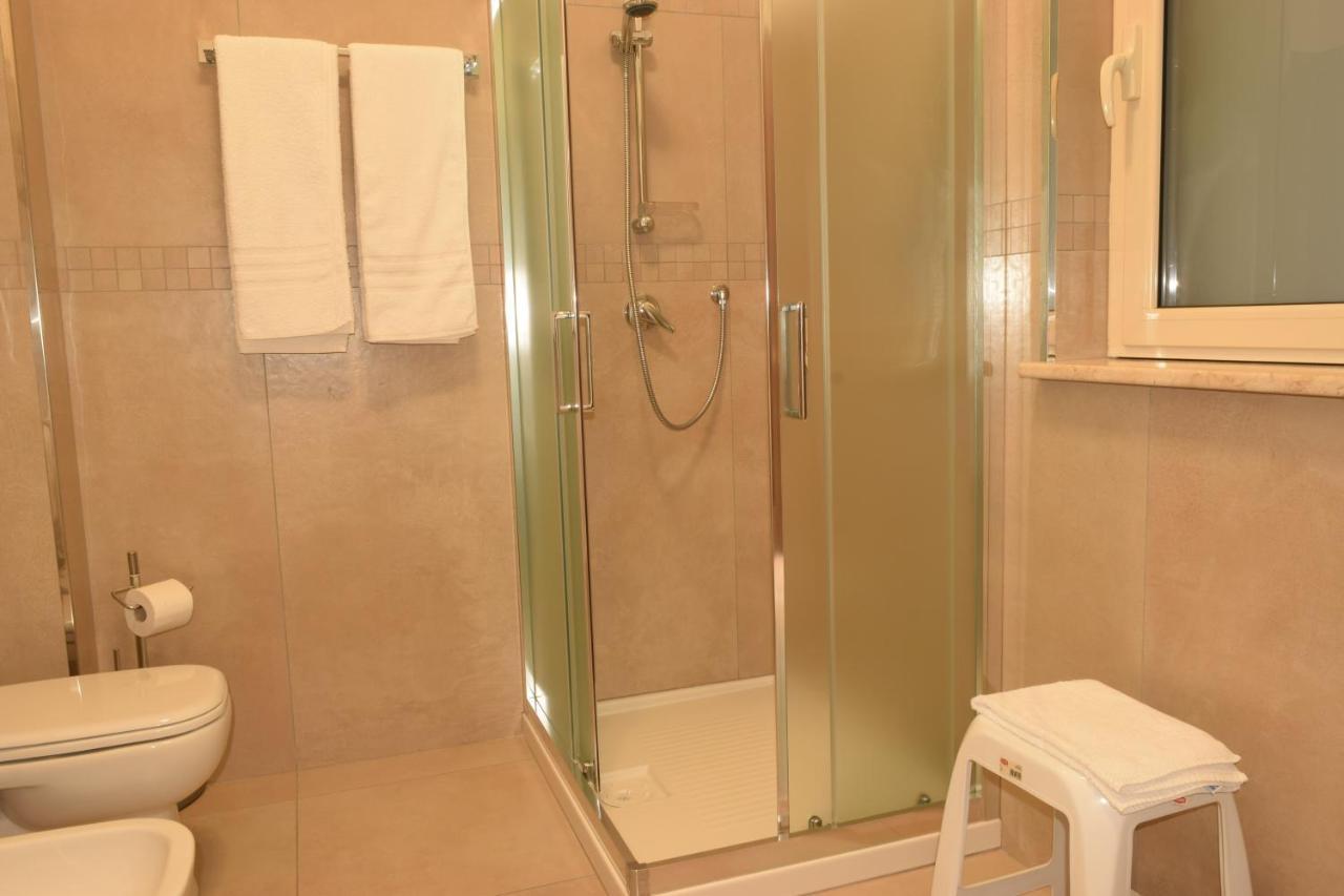 Casa Vacanze Lombardo Santa Teresa Di Riva Eksteriør billede