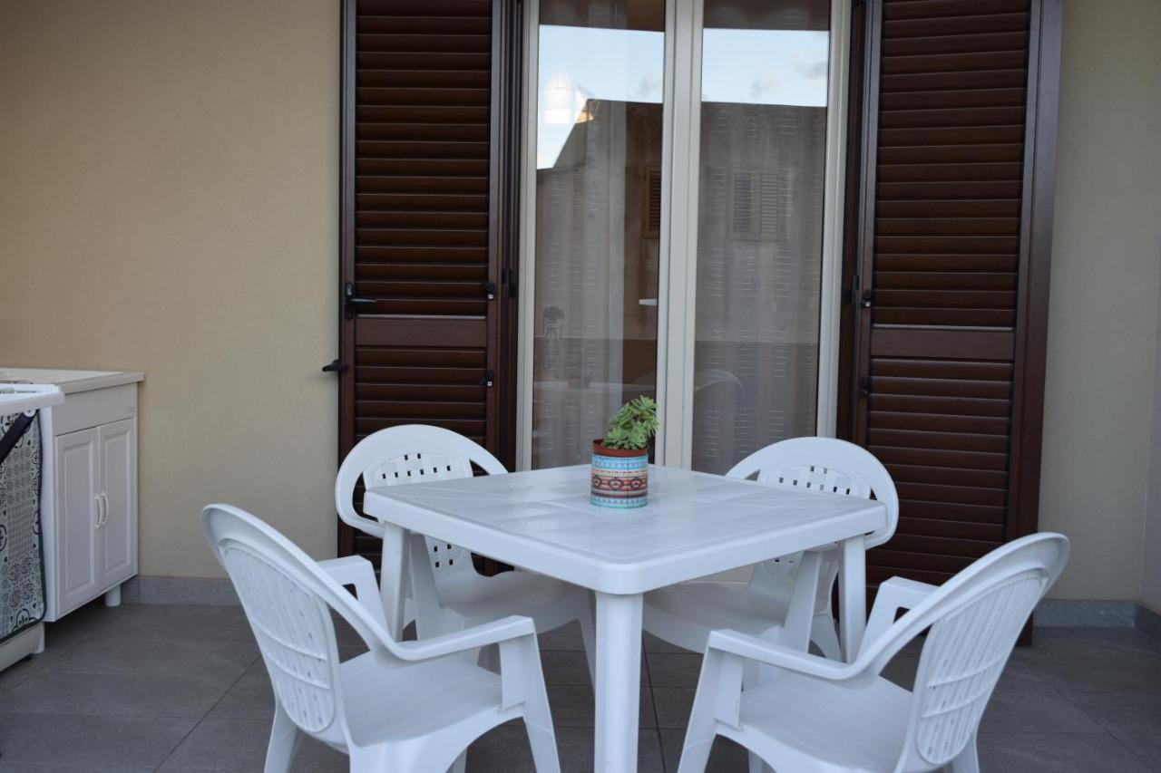 Casa Vacanze Lombardo Santa Teresa Di Riva Eksteriør billede