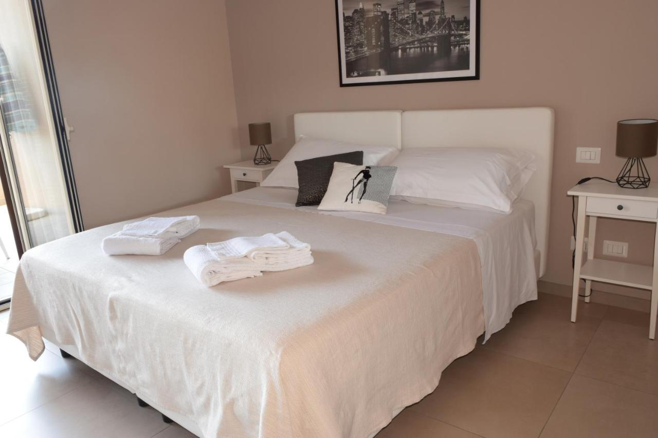 Casa Vacanze Lombardo Santa Teresa Di Riva Eksteriør billede