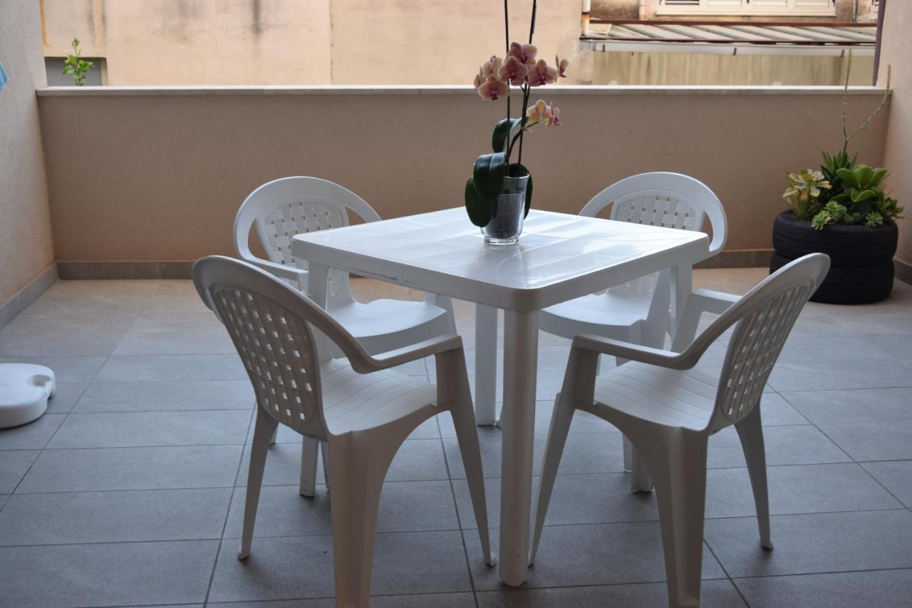 Casa Vacanze Lombardo Santa Teresa Di Riva Eksteriør billede