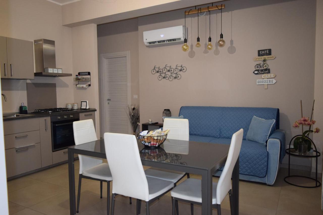 Casa Vacanze Lombardo Santa Teresa Di Riva Eksteriør billede