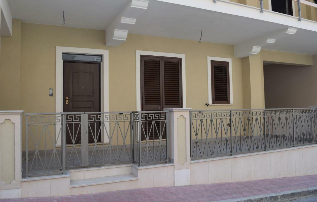 Casa Vacanze Lombardo Santa Teresa Di Riva Eksteriør billede