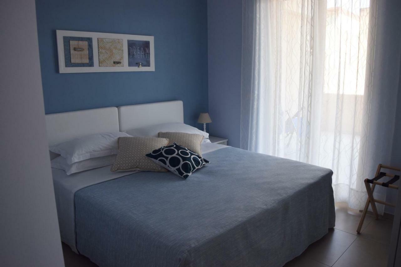 Casa Vacanze Lombardo Santa Teresa Di Riva Eksteriør billede